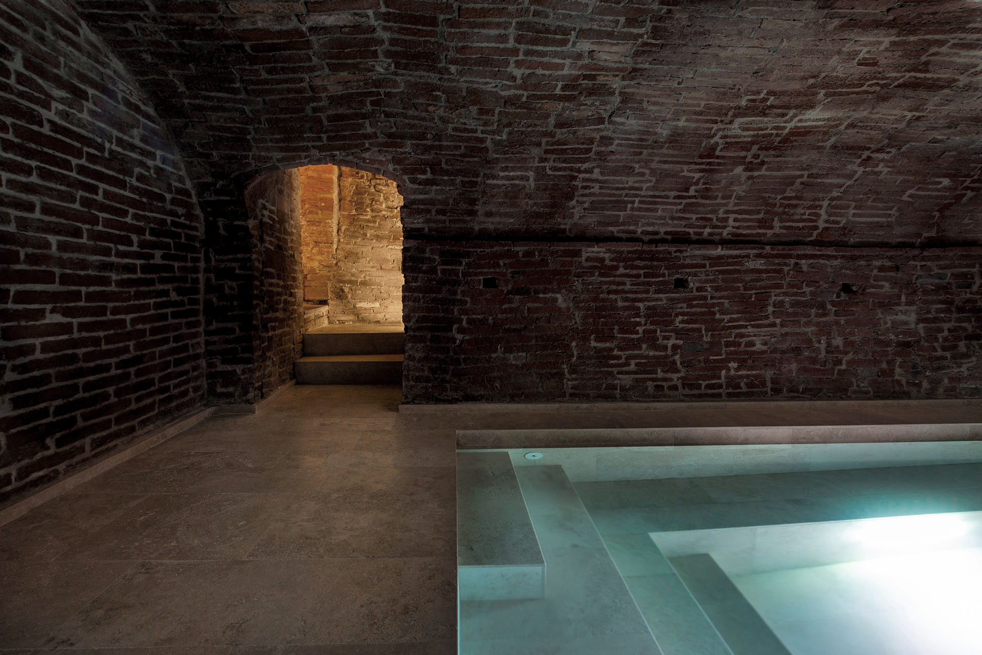 01_intro_06-[umamma_pool]